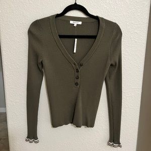 Frill sleeve sweater top